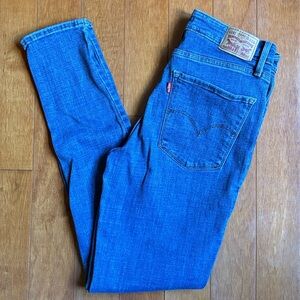 Levis High Rise Jeans